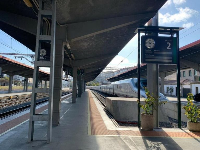 Adif adjudica a Ferrovial, Acciona y Salzillo el servicio en estaciones por 23,7 millones