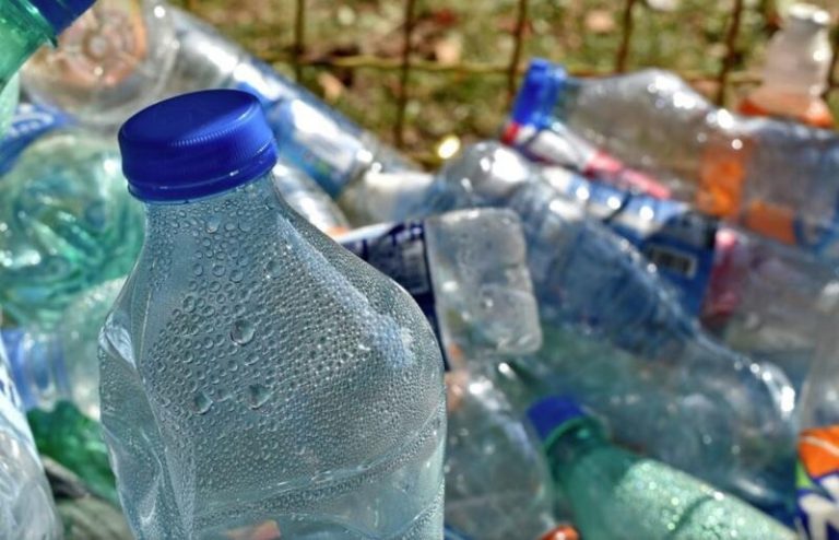 Idean un sistema para conseguir plásticos con cero emisiones netas