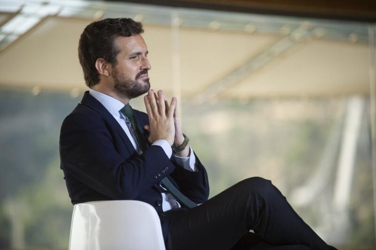 Casado recrimina a la izquierda «apropiarse» del sufragio femenino en su 90 aniversario