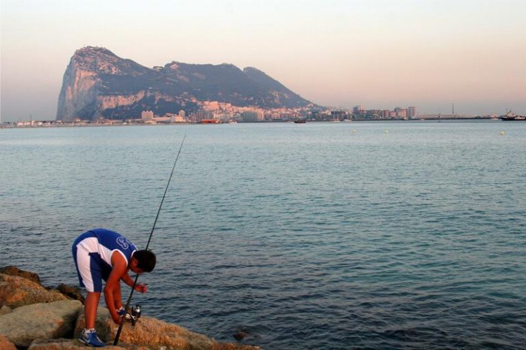 El mandato de la UE sobre Gibraltar recoge la «intención» de España de ceder a Frontex el control fronterizo