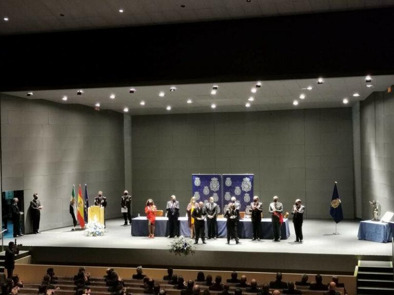 El director de la Policía destaca en Mérida el carácter «implacable» con los que manchan su «buen nombre»