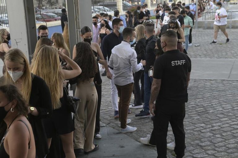 El ocio nocturno en Galicia podrá abrir hasta las 4 ya este fin de semana