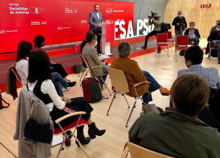 Barbón afea falta de rigor y cultura general a Casado ante el voto femenino
