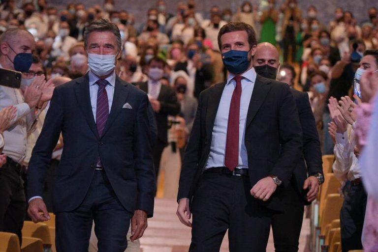Rasmussen apoya a Casado e insta al PP a invertir más en defensa si gobierna