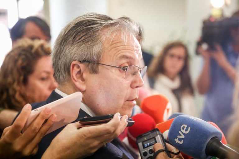 Cargos de Unidas Podemos critican el fichaje de Carmona por Iberdrola