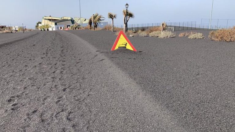 Aumenta la actividad explosiva del volcán de La Palma y no se descarta la aparición de nuevas bocas