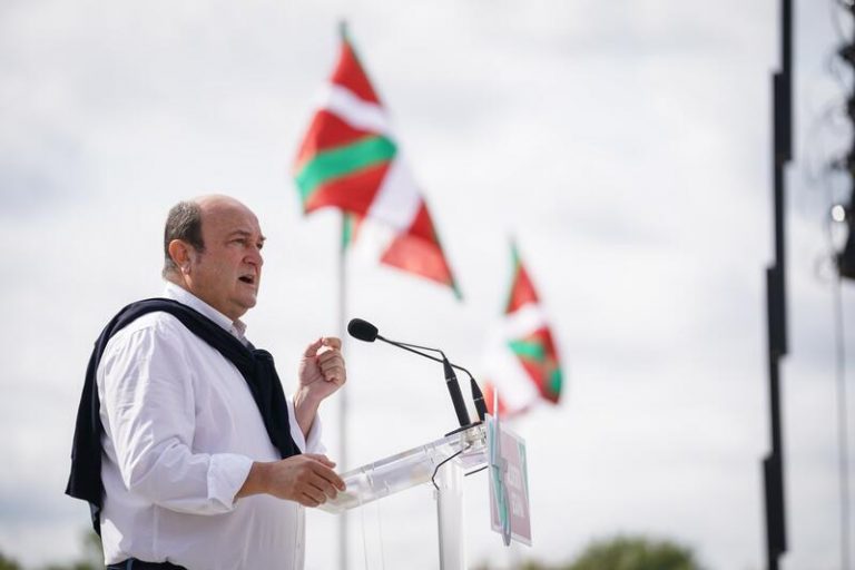 EL PNV cree una «bravuconada» que Casado quiera recuperar Prisiones