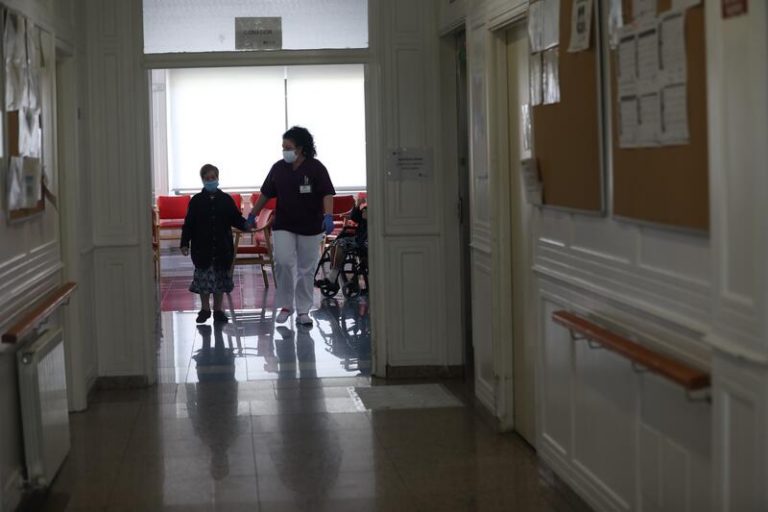 Marea de Residencias: Las nuevas medidas de Madrid «venden un mensaje bonito» con «contenido vacío»