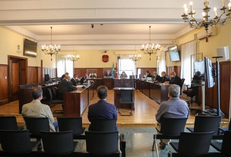La Fiscalía reduce su petición de condena por Invercaria al sobrino de Felipe González