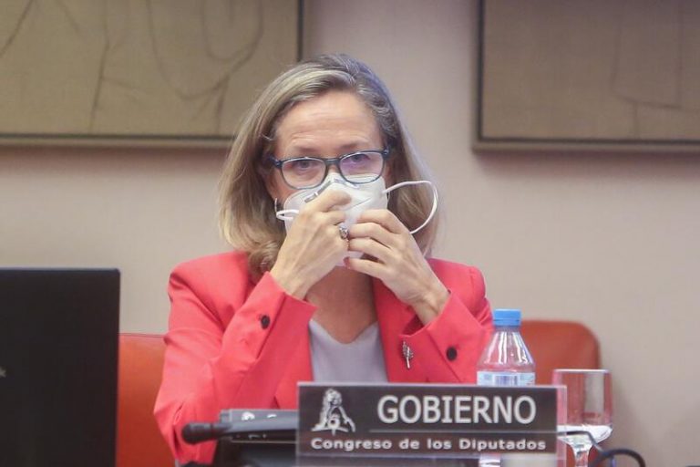 España y Francia urgen a actuar ante el alza de la luz