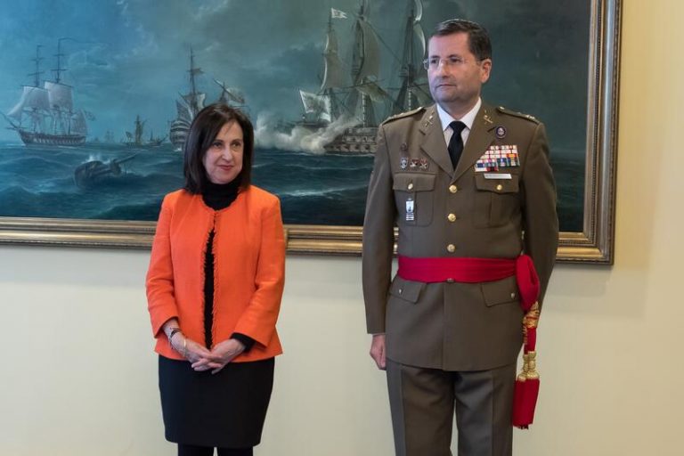 Robles nombra nuevo jefe del Ejército de Tierra al hasta ahora jefe de su Gabinete