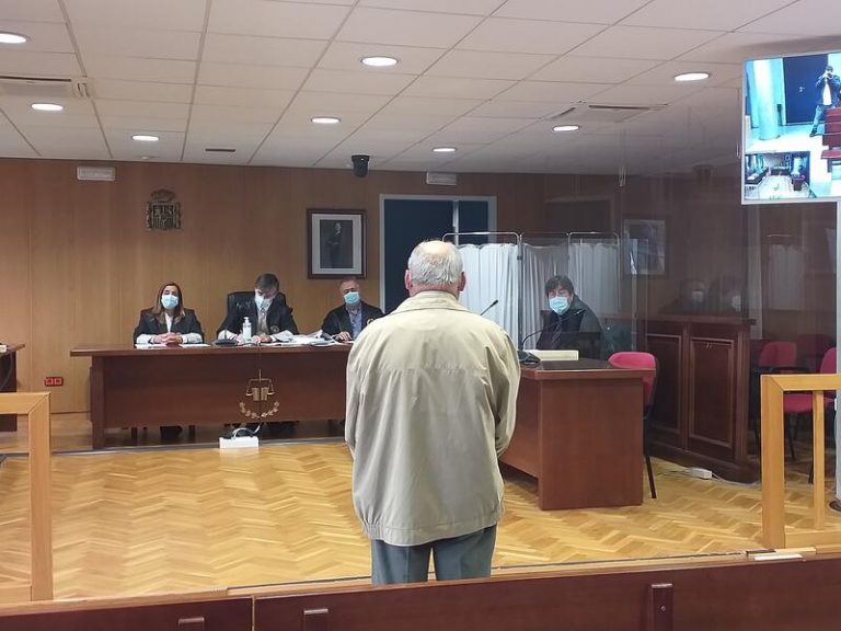 Un acusado de abusar de su nieta en Vigo niega los hechos