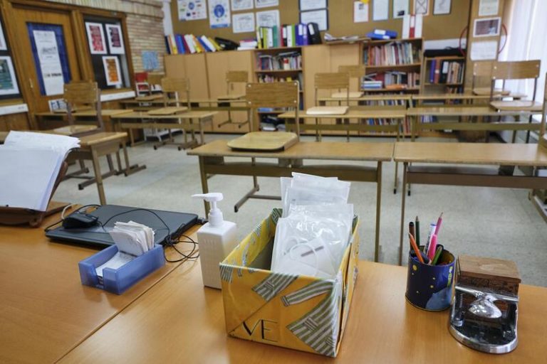 Sindicatos exigen la mejora de las condiciones laborales de los profesores