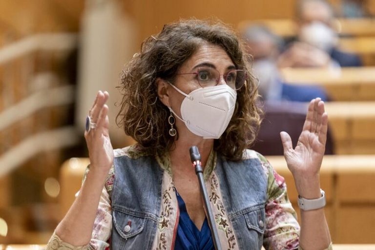 Montero celebra el acuerdo de la Ley de Vivienda