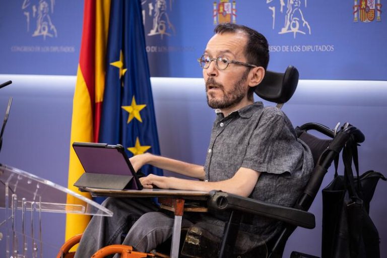 Podemos censura que la Fiscalía opte por «firmar la impunidad» del emérito