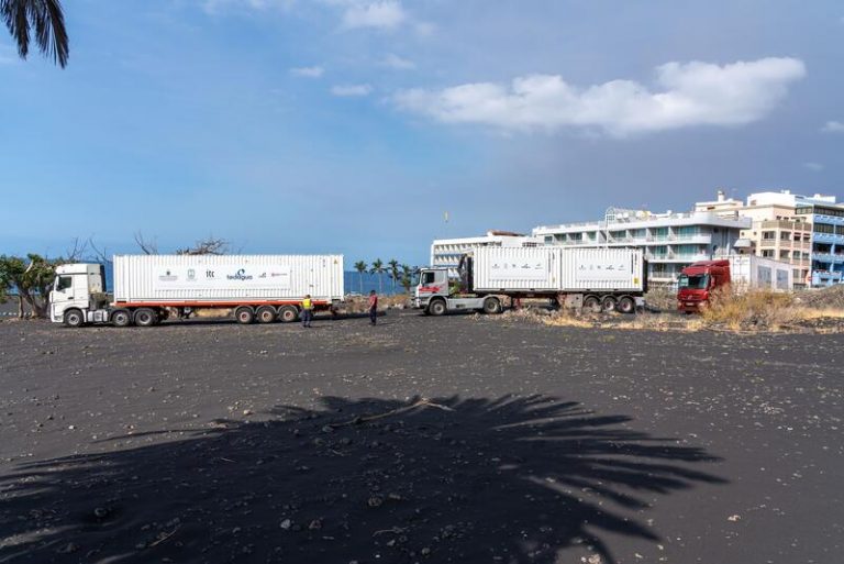 Llegan a Puerto Naos las desaladoras portátiles para garantizar el riego en las fincas