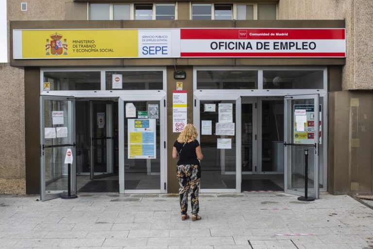 El gasto en prestaciones por desempleo se reduce hasta los 22.093 millones