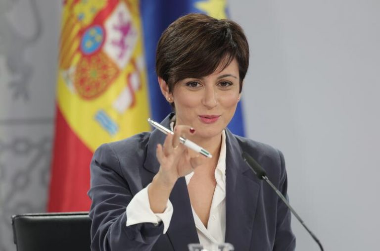 Ministra portavoz niega gestión sobre Puigdemont: «Lo único que queremos es que la justicia actúe»