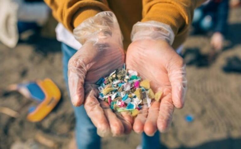 Una tecnología capaz de eliminar los microplásticos del agua gana el eAwards Spain 2021