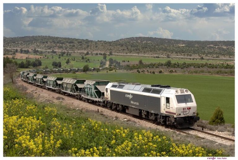 Transportes lanza la iniciativa Mercancías 30 para duplicar la cuota de transporte por ferrocarril