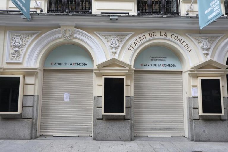 La huelga de técnicos en teatros estatales pone en vilo siete estrenos de octubre y noviembre