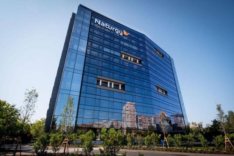 Naturgy termina a la cola del Ibex en la primera sesión tras la entrada de IFM con pérdidas del 3,81%