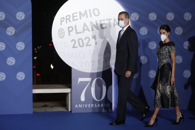 Los Reyes, Iceta, Alegría, Colau, Garriga y Espot asisten al fallo del 70 Premio Planeta