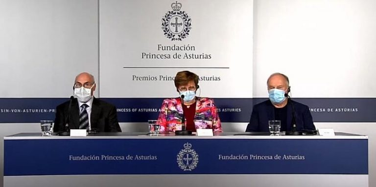 Los precursores de las vacunas: Sin la inmunización global, la pandemia «no estará controlada»