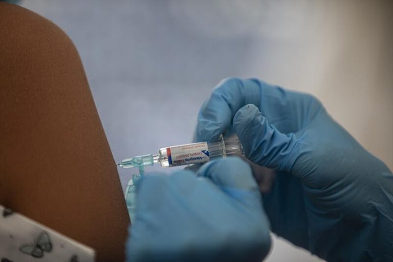 La vacunación antigripal reduce hasta un 54% el riesgo de eventos cardiovasculares