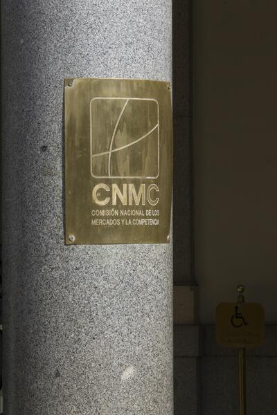 La CNMC cree que el anteproyecto de ley para la Defensa de los Consumidores mejora la compra online y telefónica