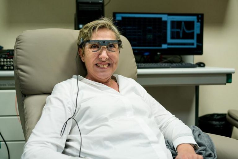 Investigadores estimulan la visión en una persona ciega para que pueda percibir formas simples