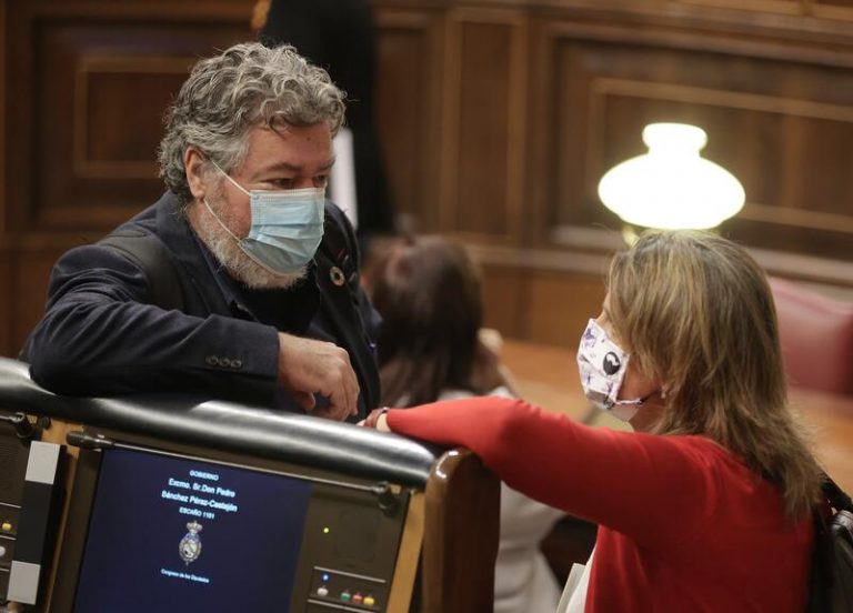 Podemos pide a Ribera ampliar el recorte de beneficios a las eléctricas