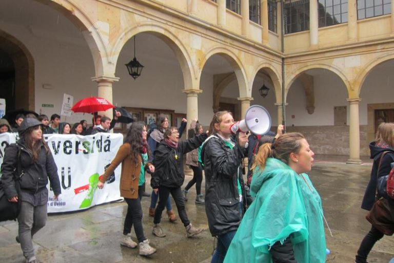 Universitarios piden eliminar de la Ley de Convivencia los puntos que afectan al derecho de manifestación estudiantil