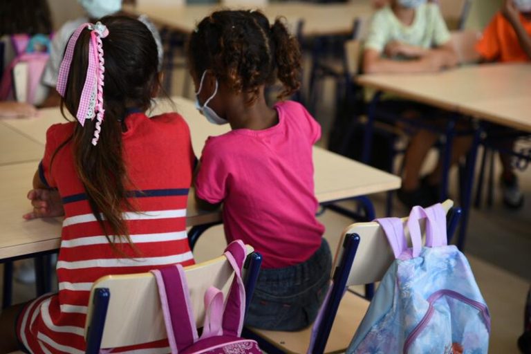 Los alumnos valencianos tendrán 3 festivos escolares en Fallas a cambio de retrasar un día el final de curso