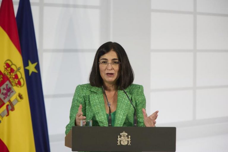 Darias pide a Madrid no adelantarse a CCAA retirando la mascarilla en el recreo