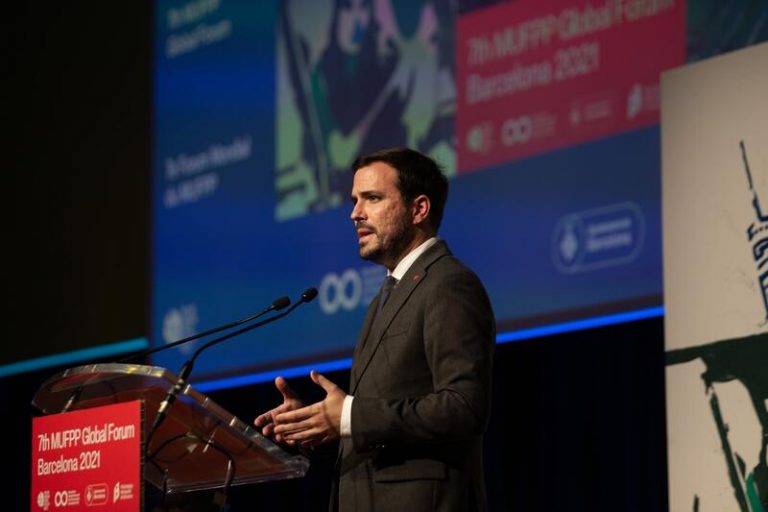 Garzón y Colau llaman a «pasar a la acción» para lograr una transición ecológica viable