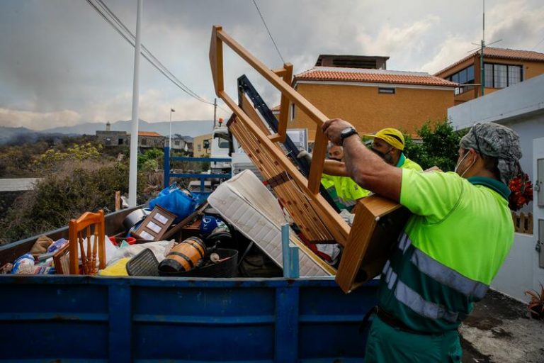 El Gobierno promete cambios urbanísticos para agilizar la reconstrucción en La Palma