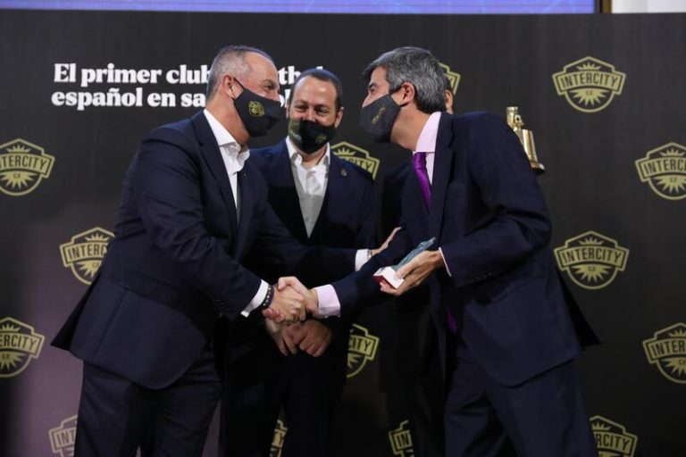 Intercity cierra su primera jornada en Bolsa con una subida del 40%