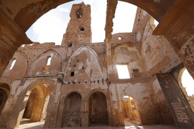 Belchite celebra su ‘Noche de Ánimas’ con visitas teatralizadas por el Pueblo Viejo