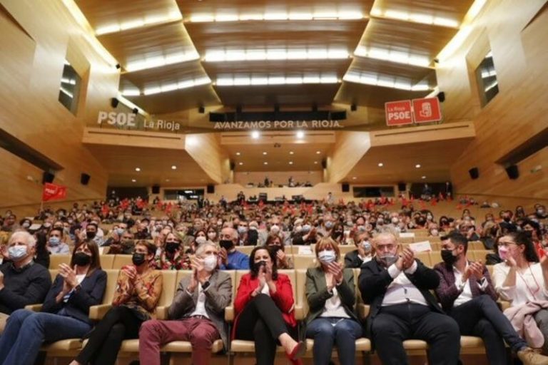 Marlaska defiende la recuperación «rápida y justa» de la pandemia frente al PP que actuó «lento y con corrupción»