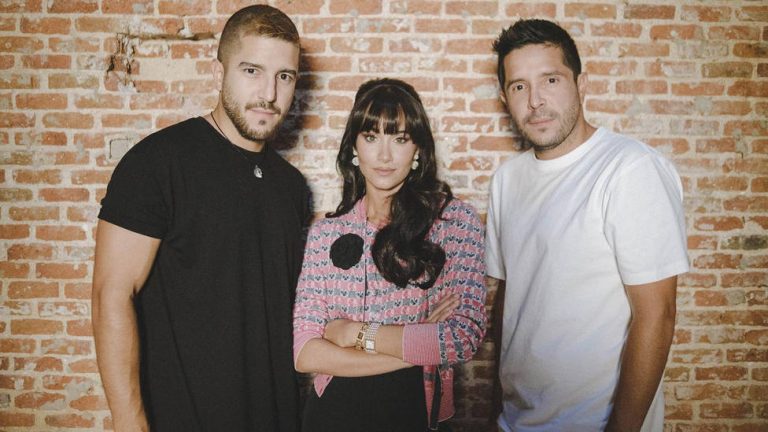 Aitana con Cali Y El Dandee en ‘Coldplay’
