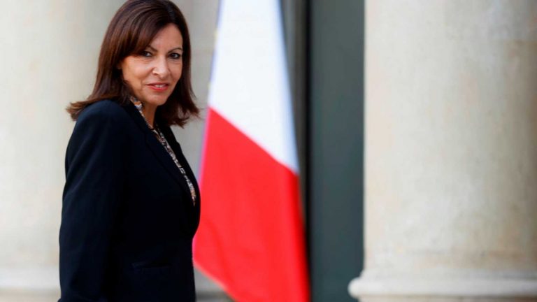 Anne Hidalgo afronta un «combate político muy difícil» para liderar Francia