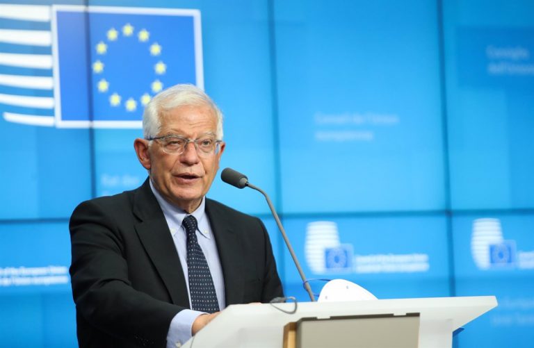 Borrell pide a los europeos bajar la calefacción: «Disminuyan la dependencia de quien ataca a Ucrania»