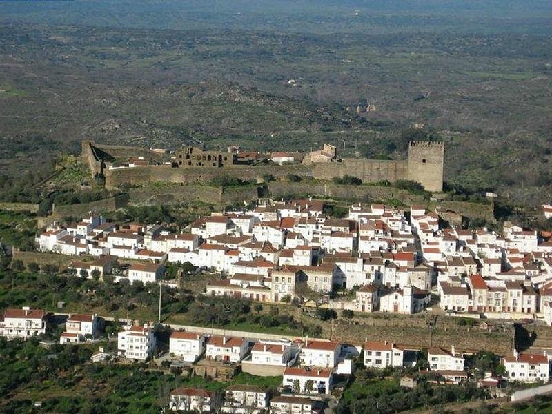 Castelo De Vide - 24 Iglesias, Un Castillo Y Una Sinagoga Restaurada