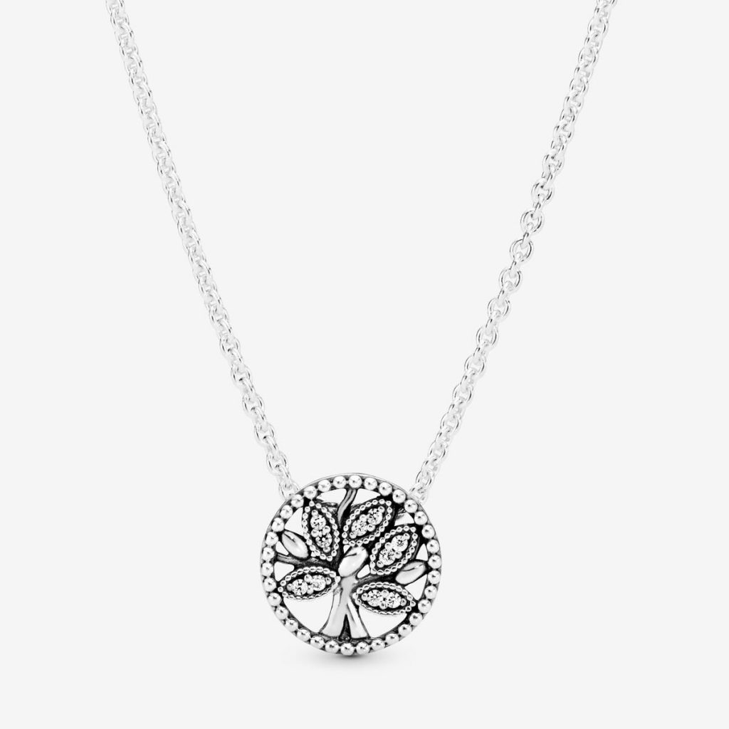 La Cadena De Plata De Pandora Que Tiene Un Precio De Mercadillo