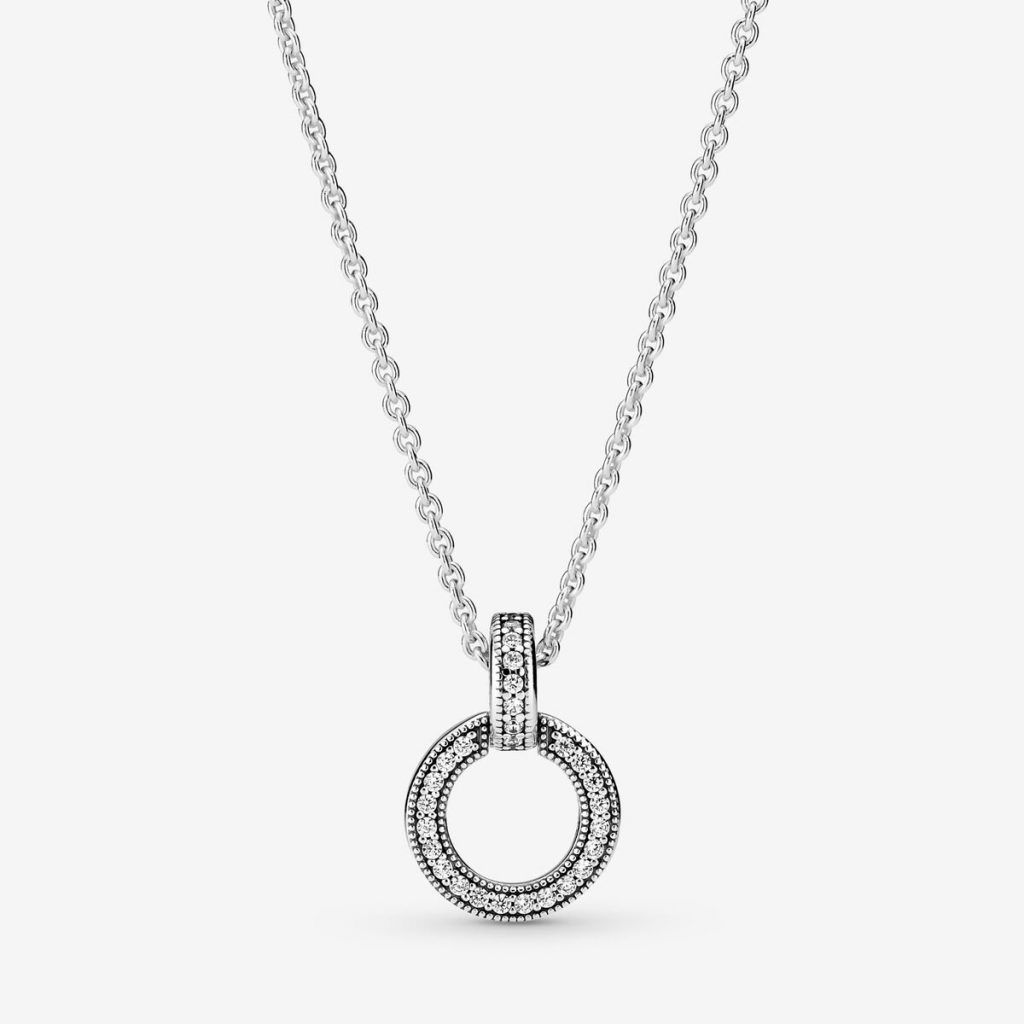 La Cadena De Plata De Pandora Que Tiene Un Precio De Mercadillo