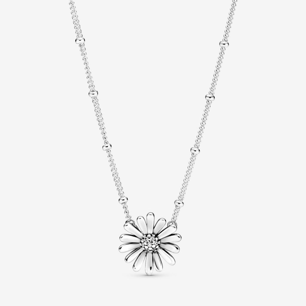 La Cadena De Plata De Pandora Que Tiene Un Precio De Mercadillo