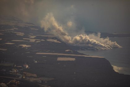 El Gobierno de Canarias ordena el confinamiento de nuevos barrios en La Palma por la calidad del aire