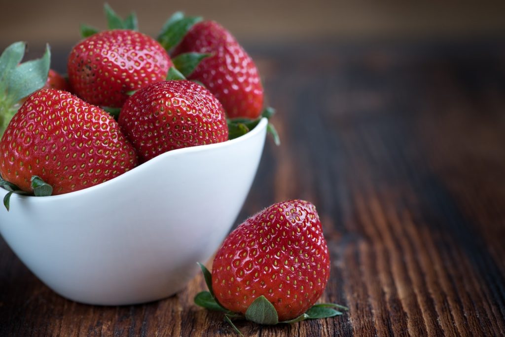 Fresas Alimentos antidepresivos que hacen que la felicidad entre por tu boca