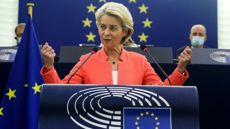 La UE defiende la adhesión de los Balcanes pero insiste en las reformas y evita fijar plazos